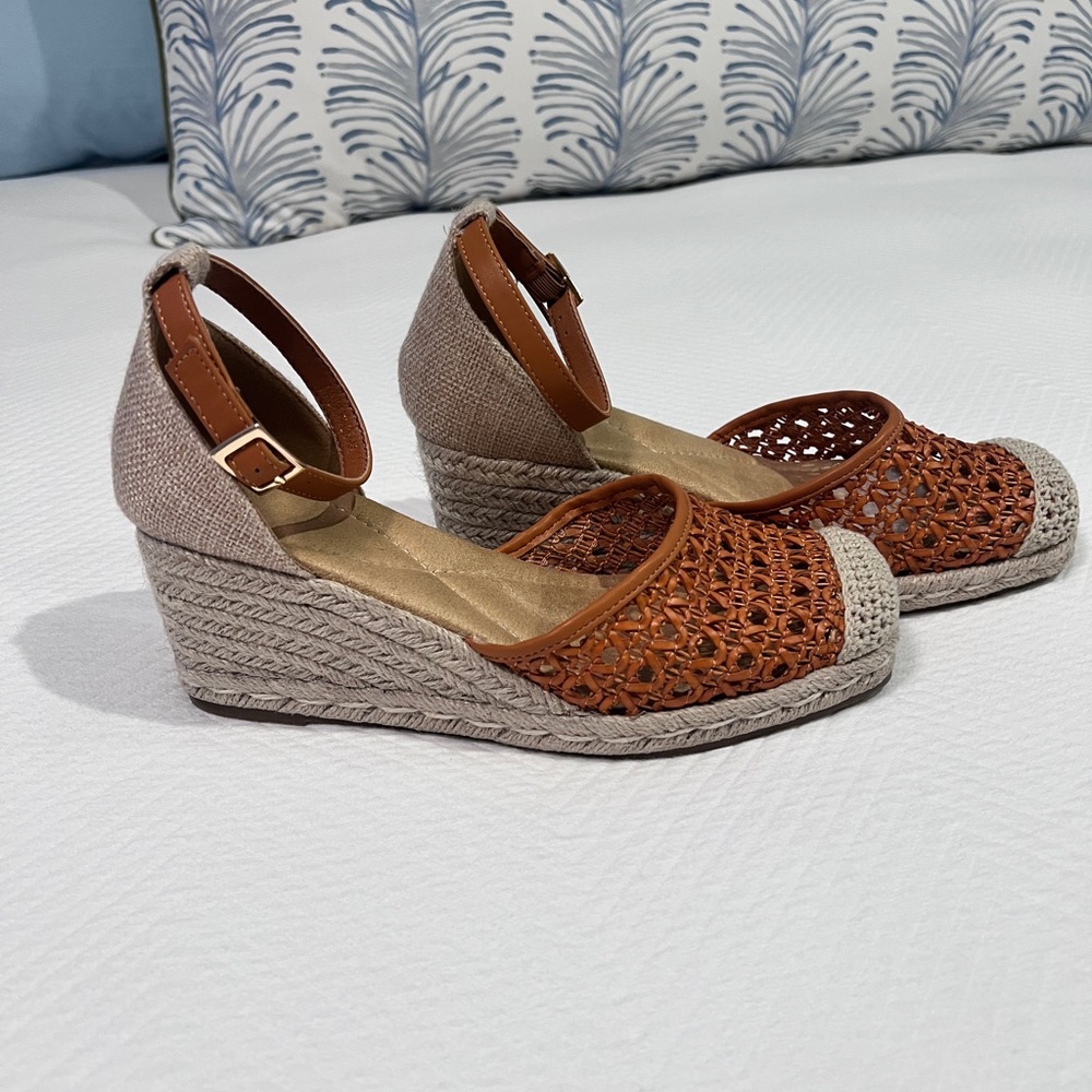 Elegant Woven Wedge Sandals - Brown and Tan